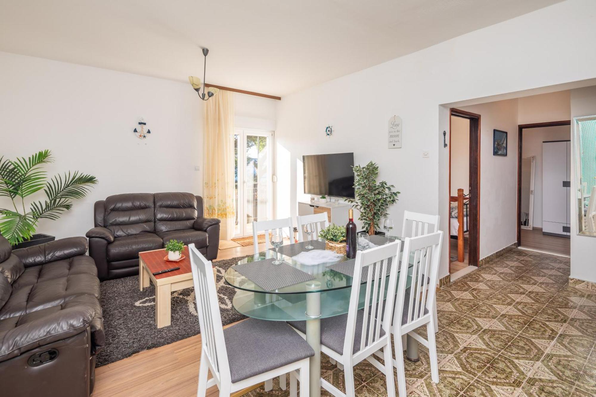 Urban Edge - Beach Apartments Omiš Εξωτερικό φωτογραφία