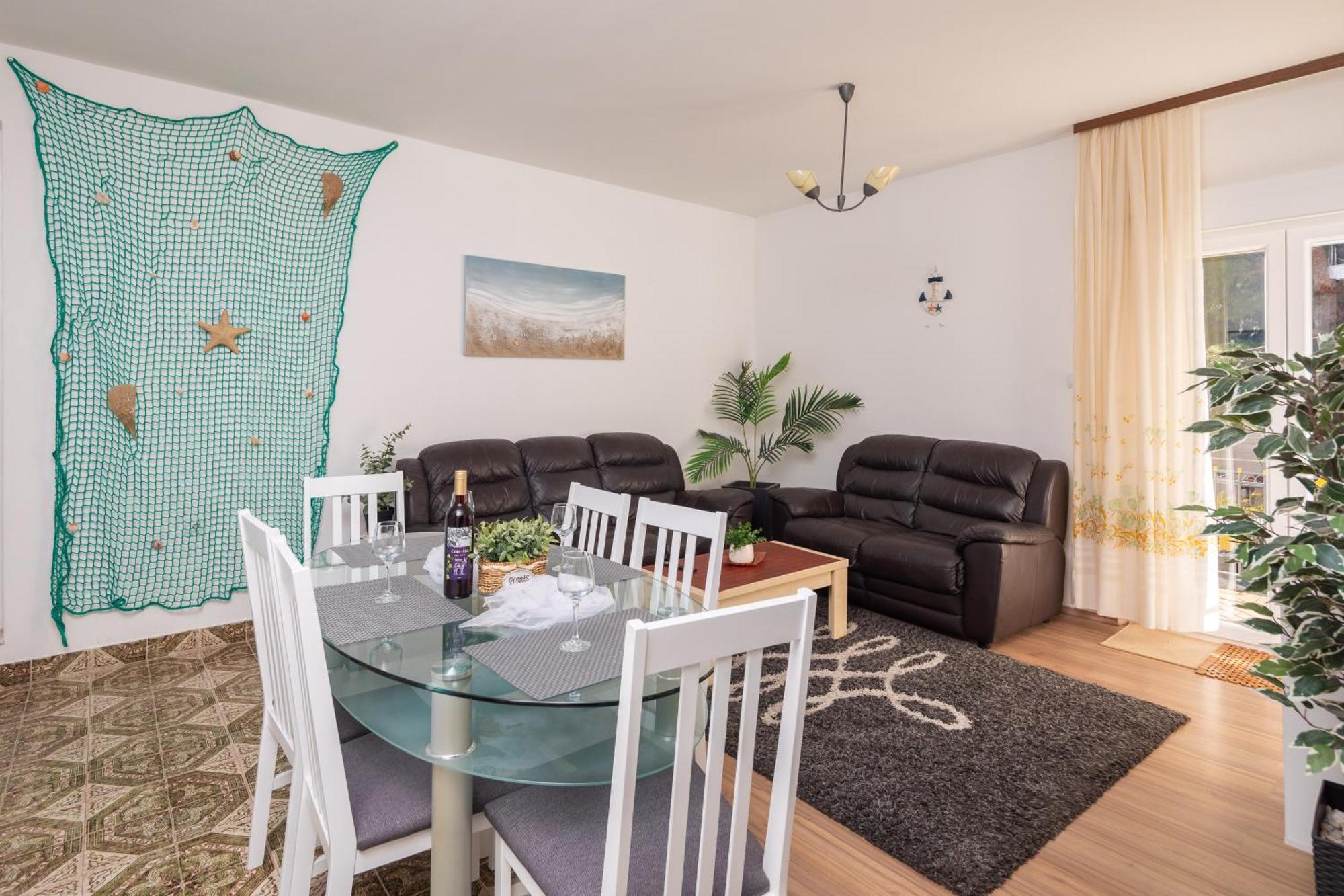 Urban Edge - Beach Apartments Omiš Εξωτερικό φωτογραφία