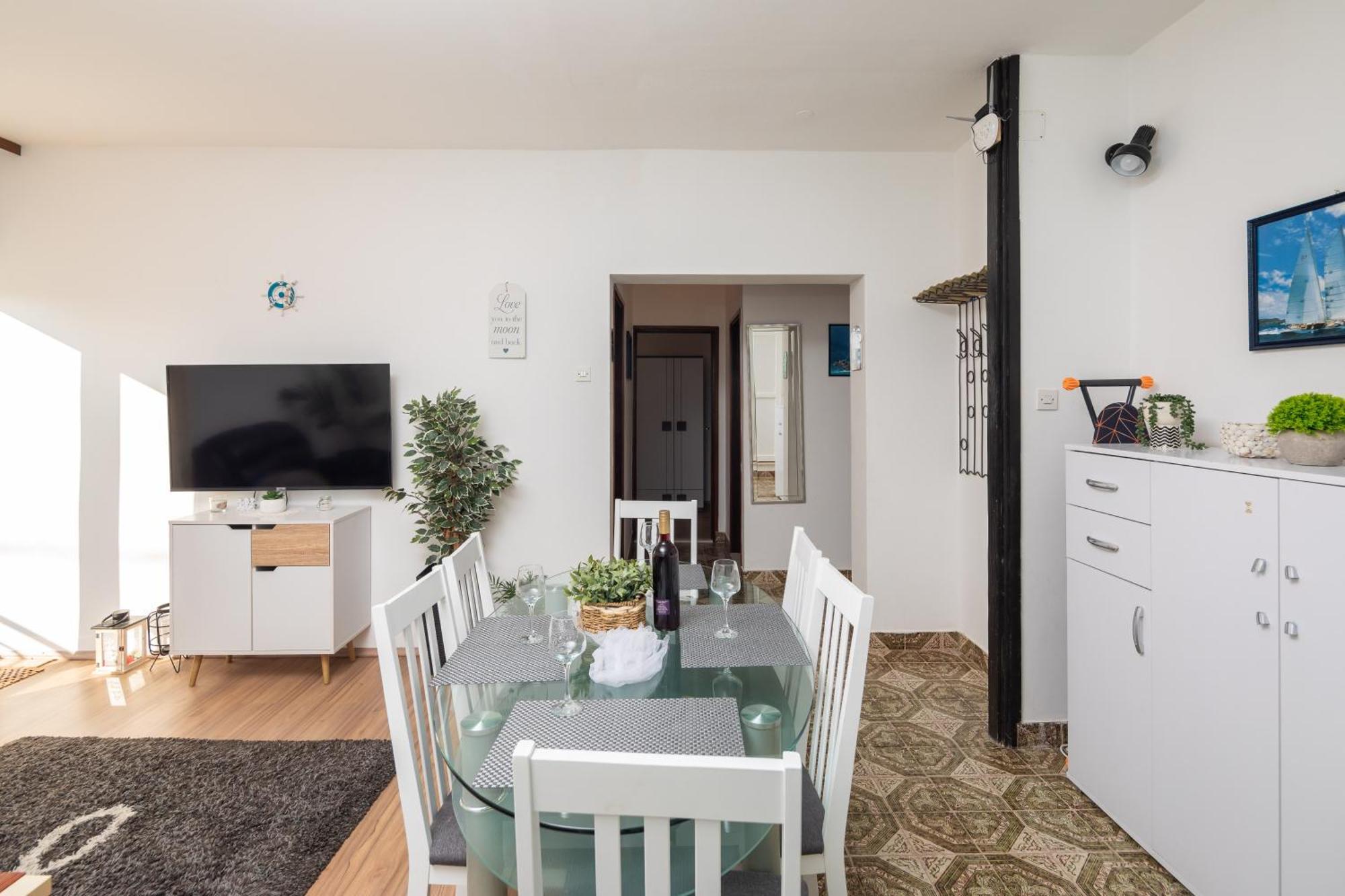 Urban Edge - Beach Apartments Omiš Εξωτερικό φωτογραφία