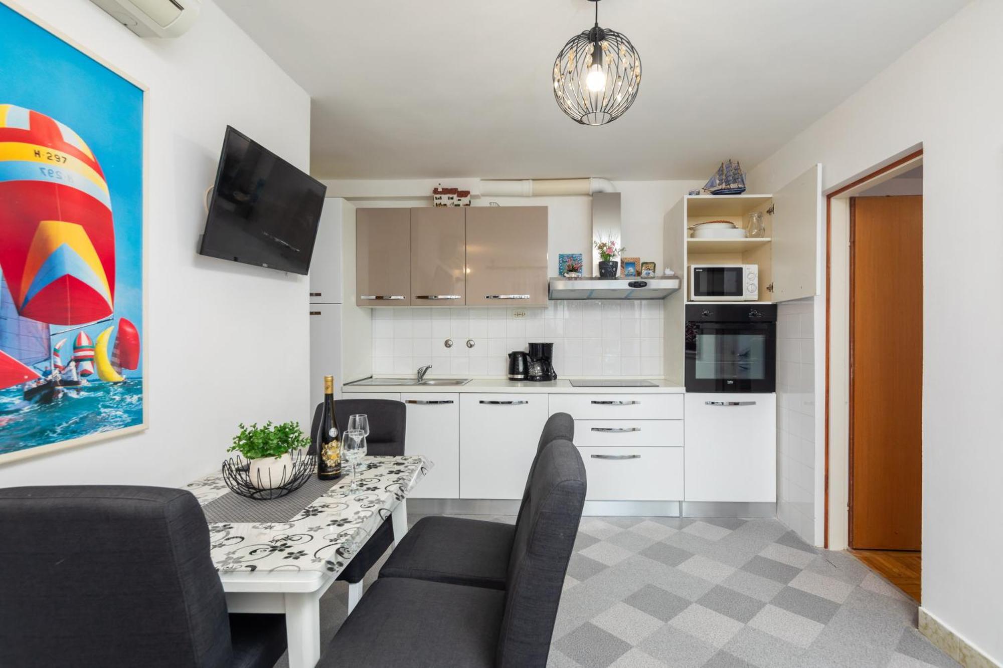 Urban Edge - Beach Apartments Omiš Εξωτερικό φωτογραφία